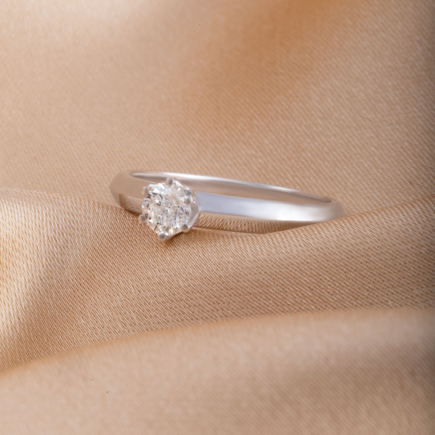 SOLITAIRE ETERNA RING