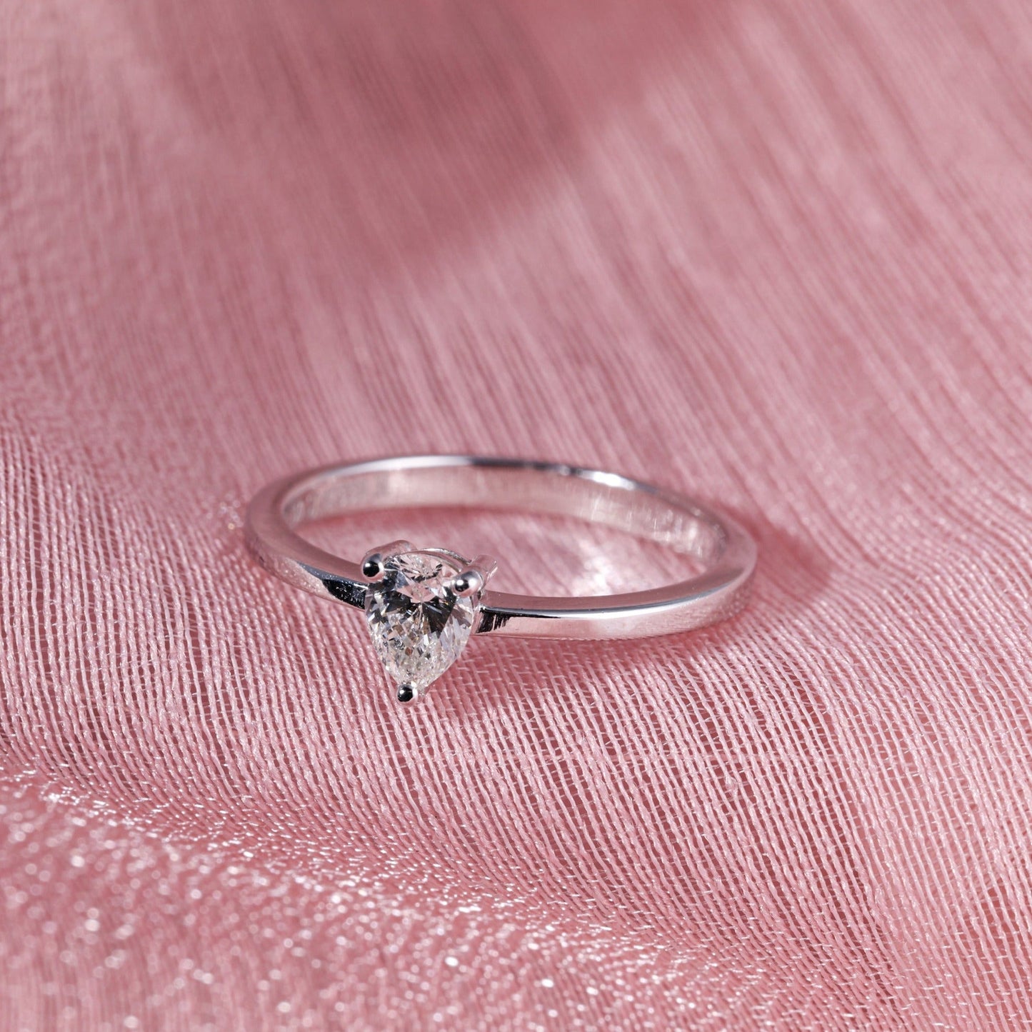 FANCY SOLITAIRE ETERNA RING