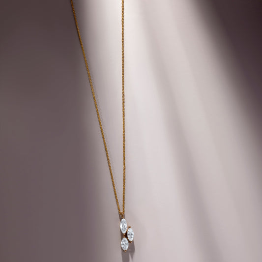 SPARKLING PEAR FANCY AURORA NECKLACE