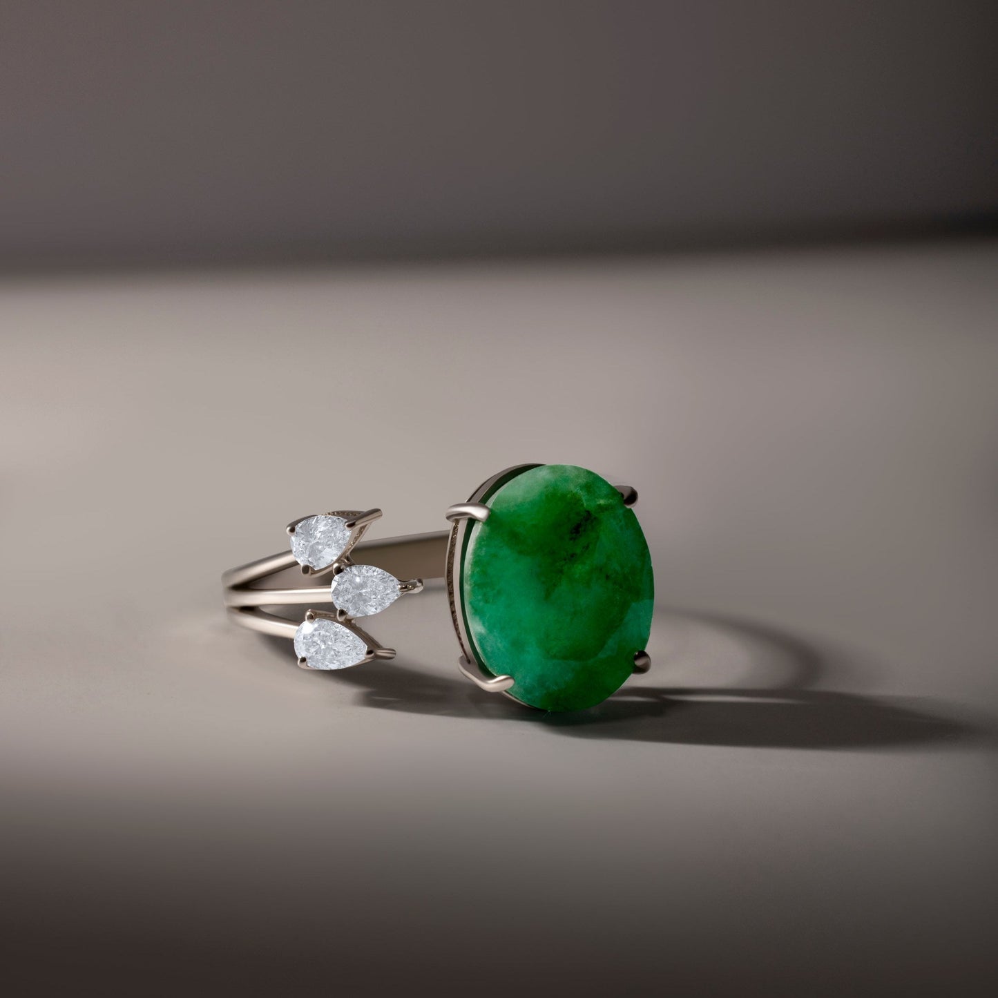 EMERALD FANCY PRISME RING