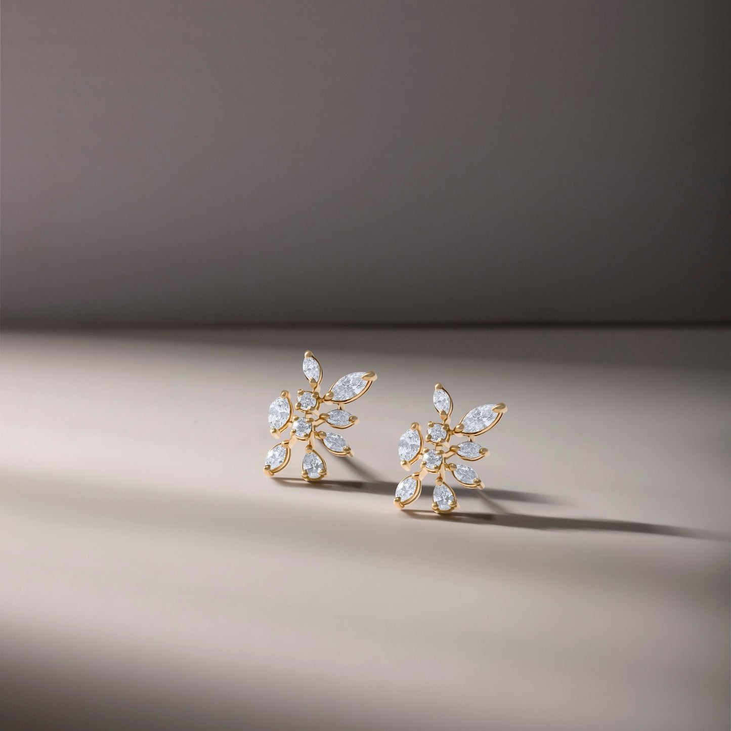 TWINKLING FANCY SOLARA EARRINGS