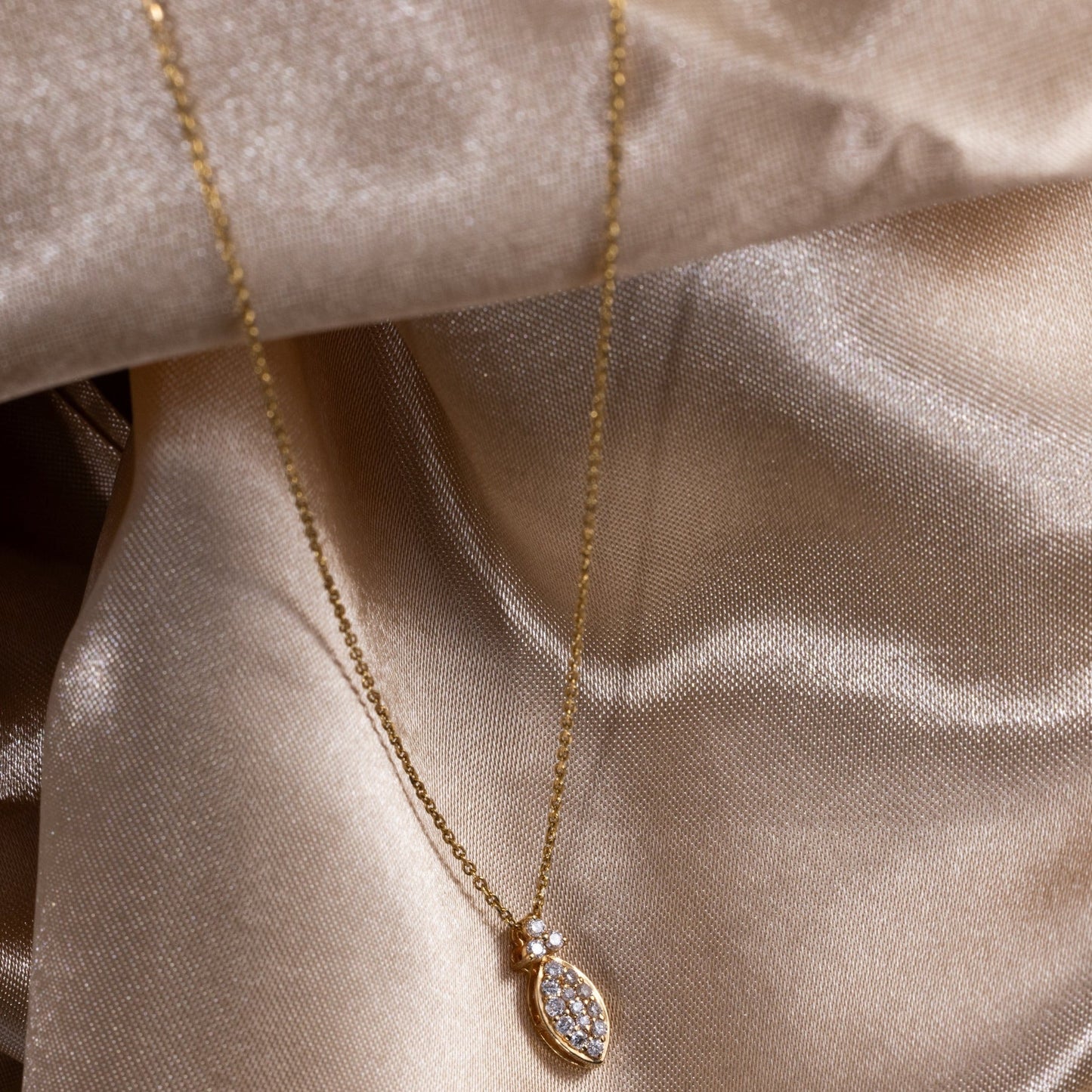 ROUND FANCY SOLARA  NECKLACE